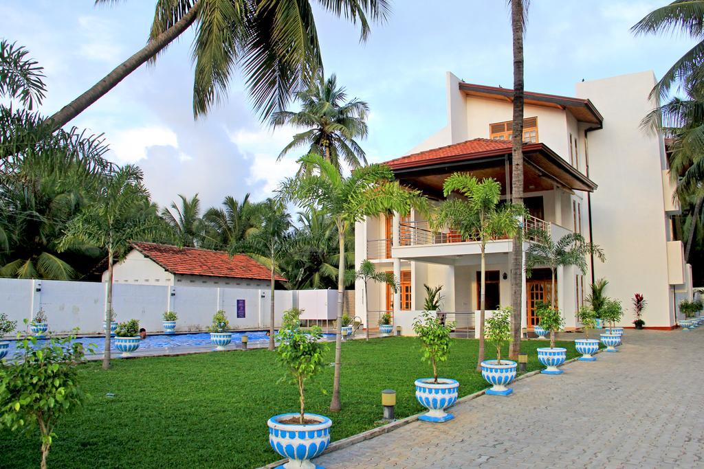 Bluewater Beach Resort Trincomalee Exterior photo