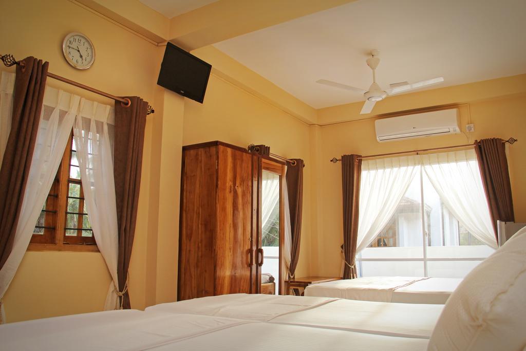 Bluewater Beach Resort Trincomalee Room photo